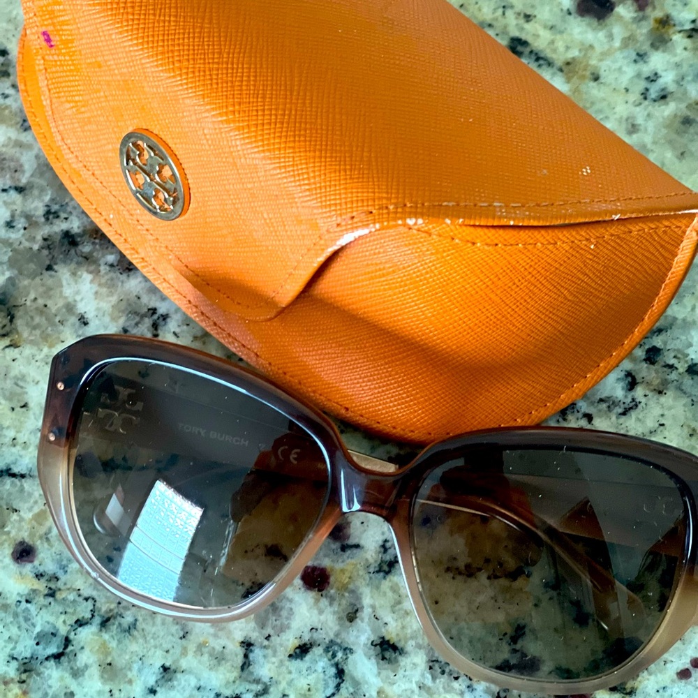 TORY BURCH SUNGLASSES